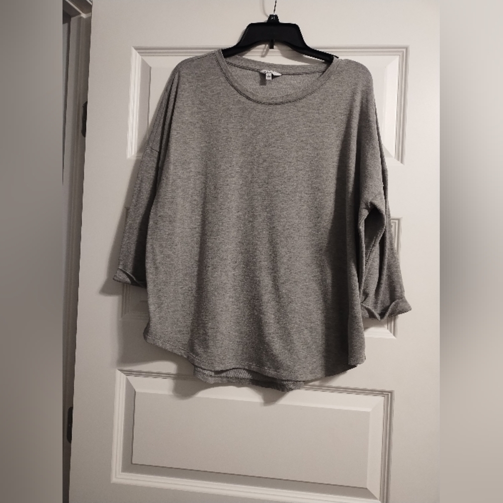🟢3/$11 Gray Women's Top